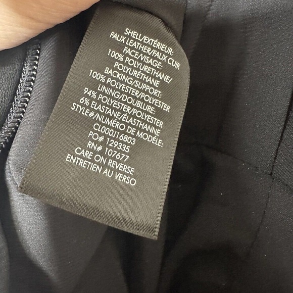 NEW Alice + Olivia Kyrie Long Sleeve Faux Leather Tuxedo Romper Women's Black 8 - Picture 7 of 7